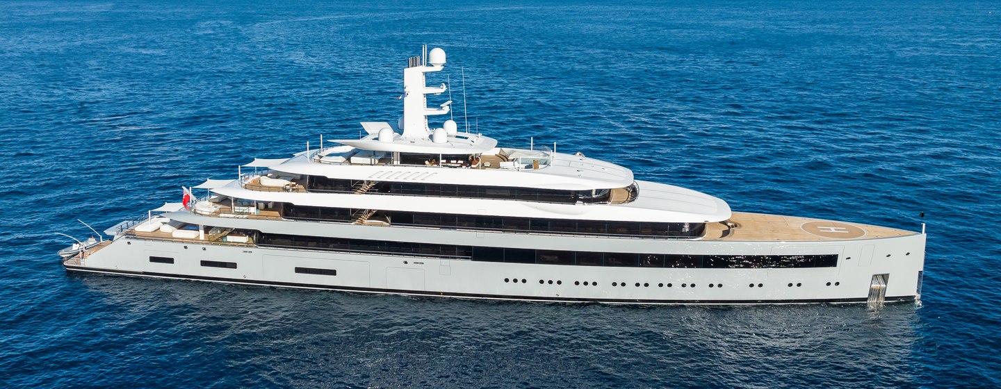 Superyacht Moonrise at anchor 