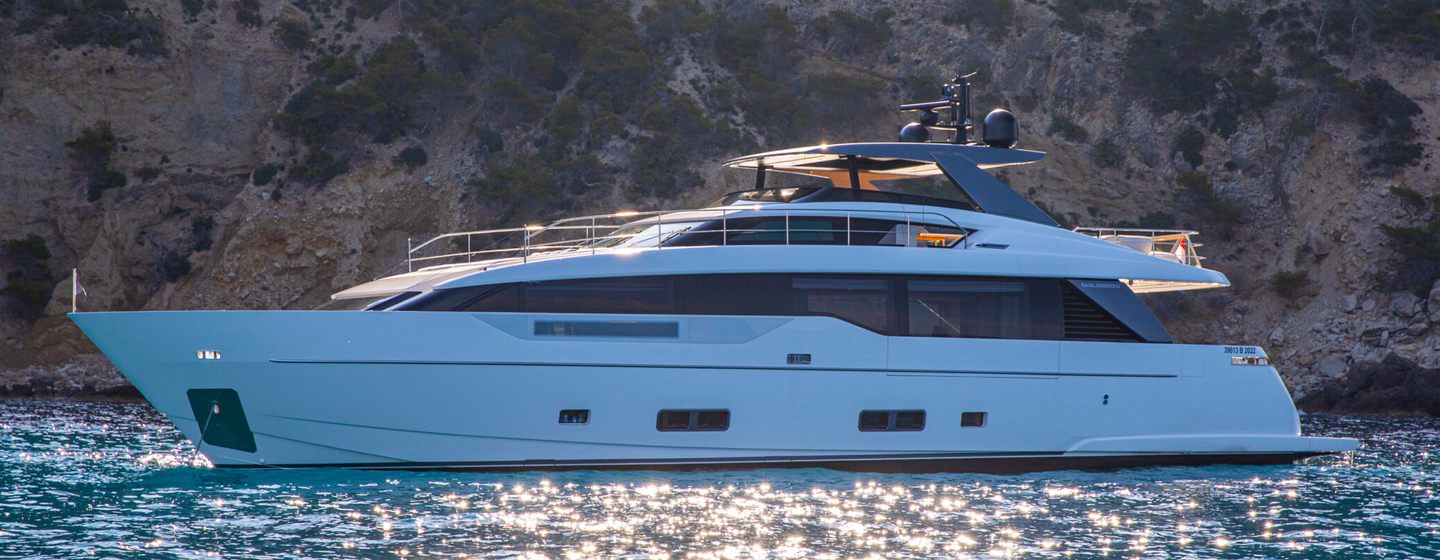 Sanlorenzo motor yacht Seven at anchor side view 