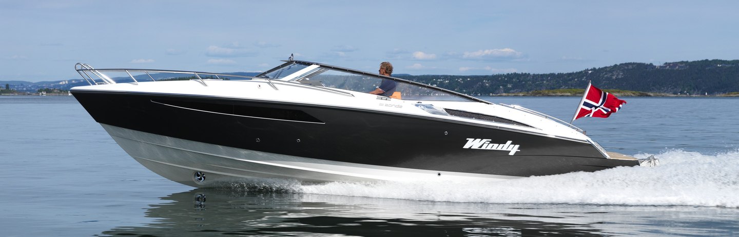 W32 Grand Zonda RS Boats, Example 1