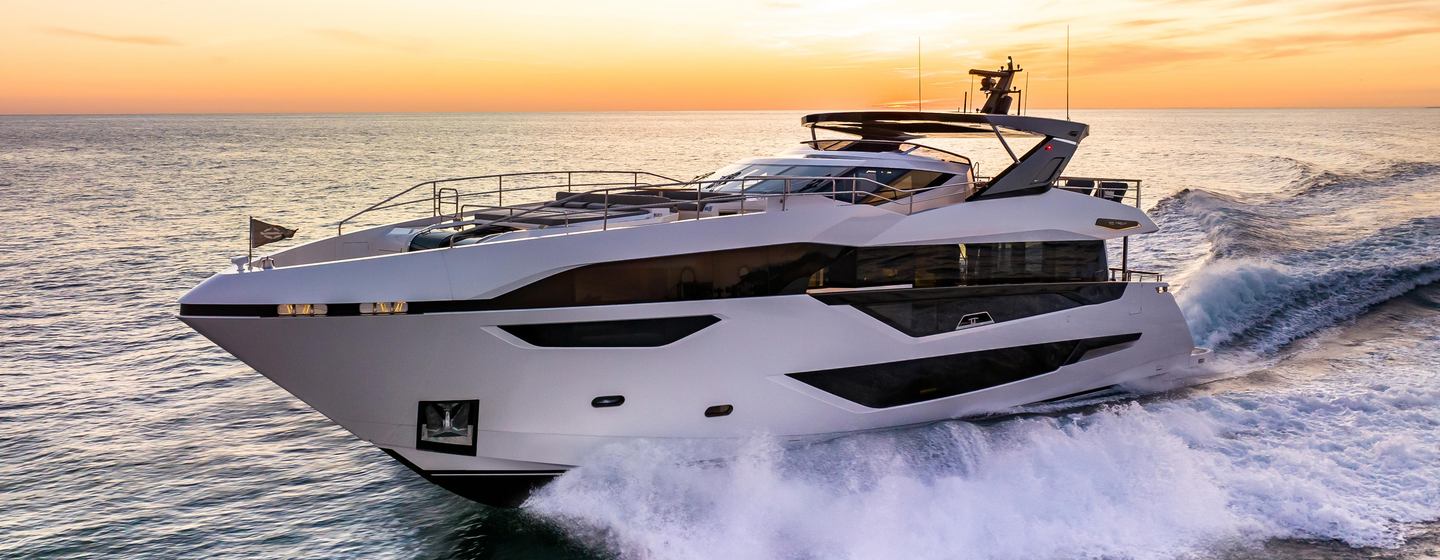 Sunseeker 100 yacht under way