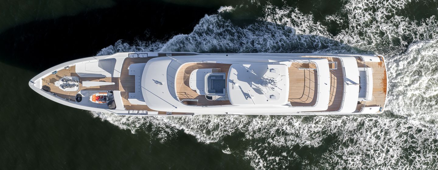 Aerial view of Superyacht Pa'lante under way 