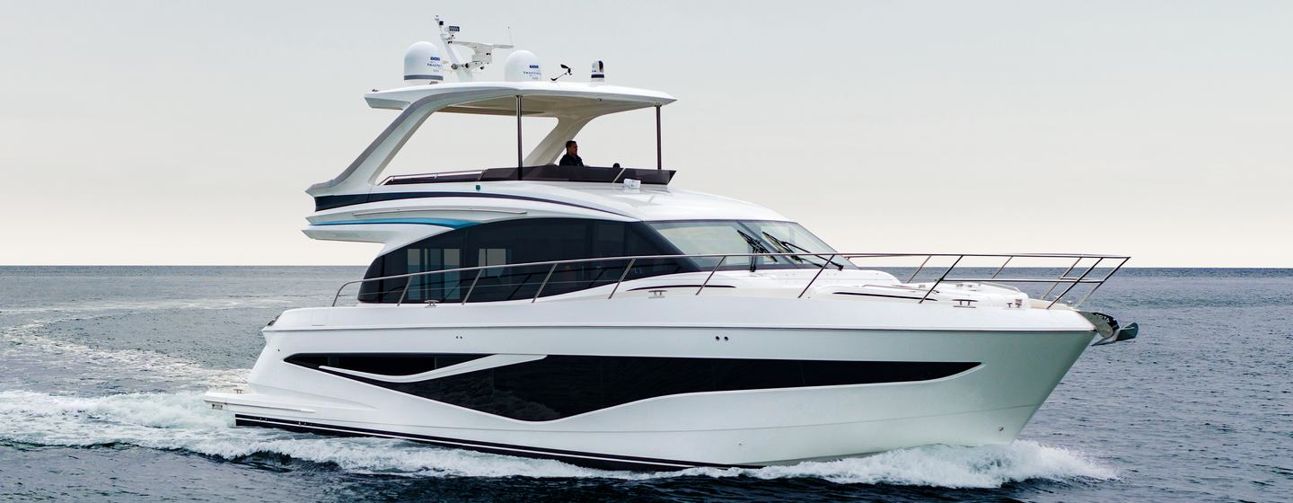 F58 motor yacht underway at speed