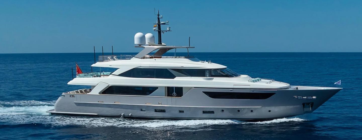 Sanlorenzo SD126 Motor Yacht Kia Ora under way 