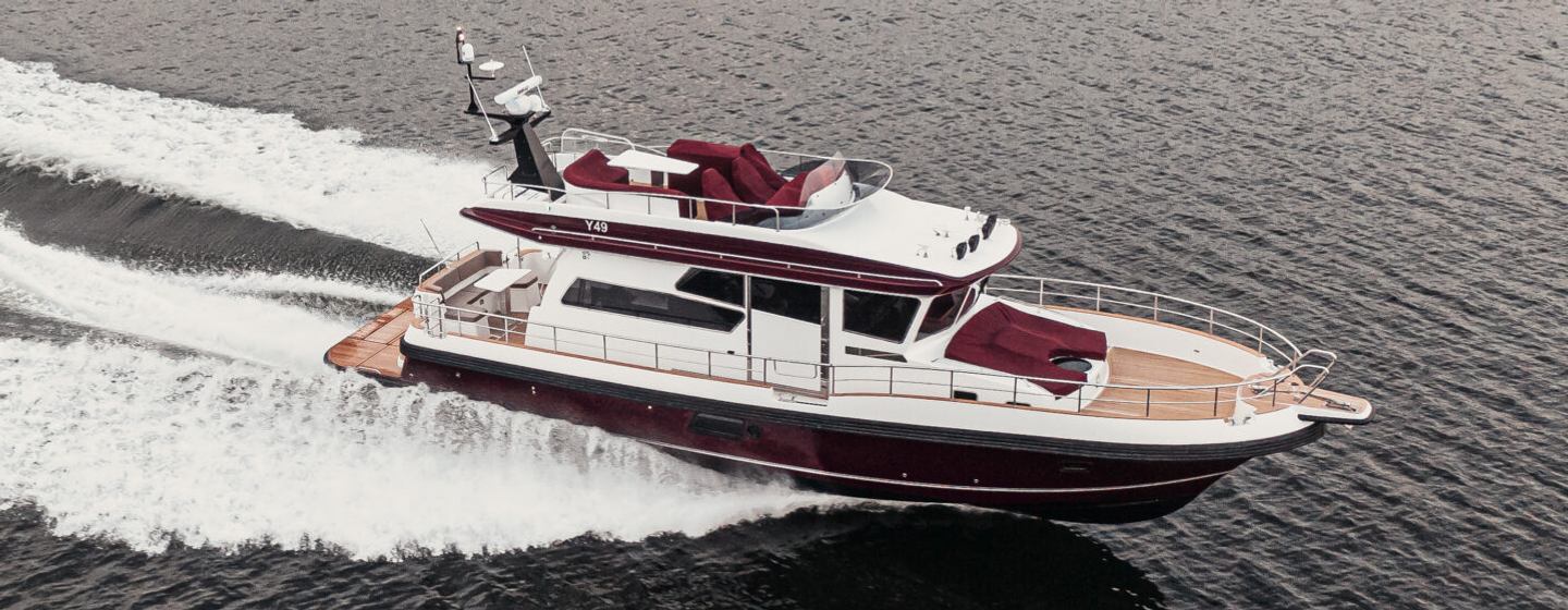 Nord Star 49+ motor yacht under way