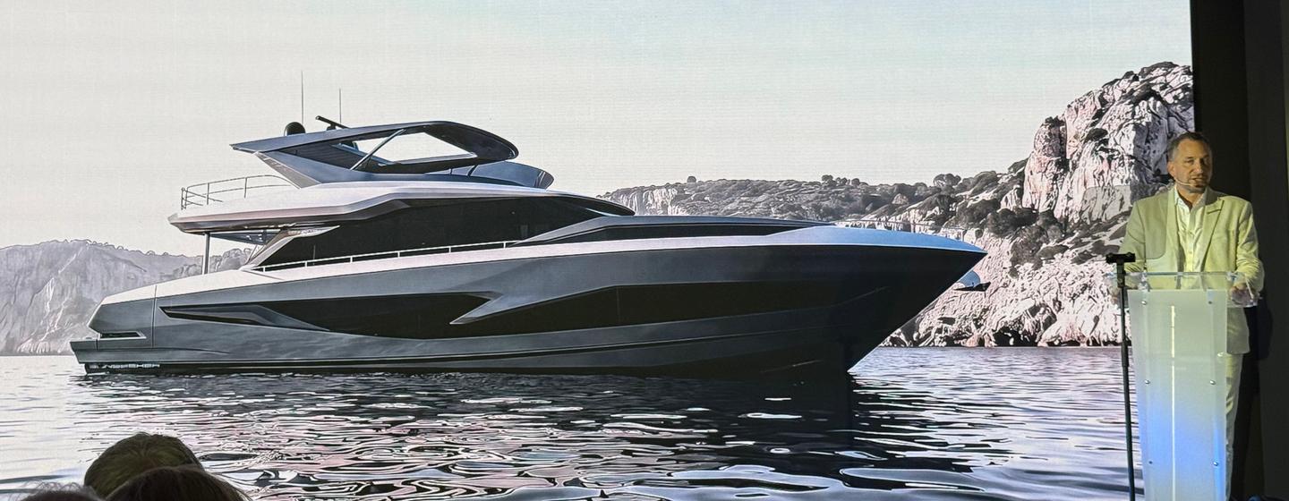 Sunseeker Manhattan 80 on screen at press conference
