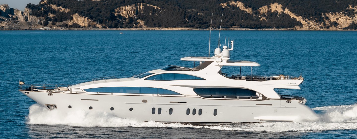 Azimut motor yacht Serendipity underway side view 
