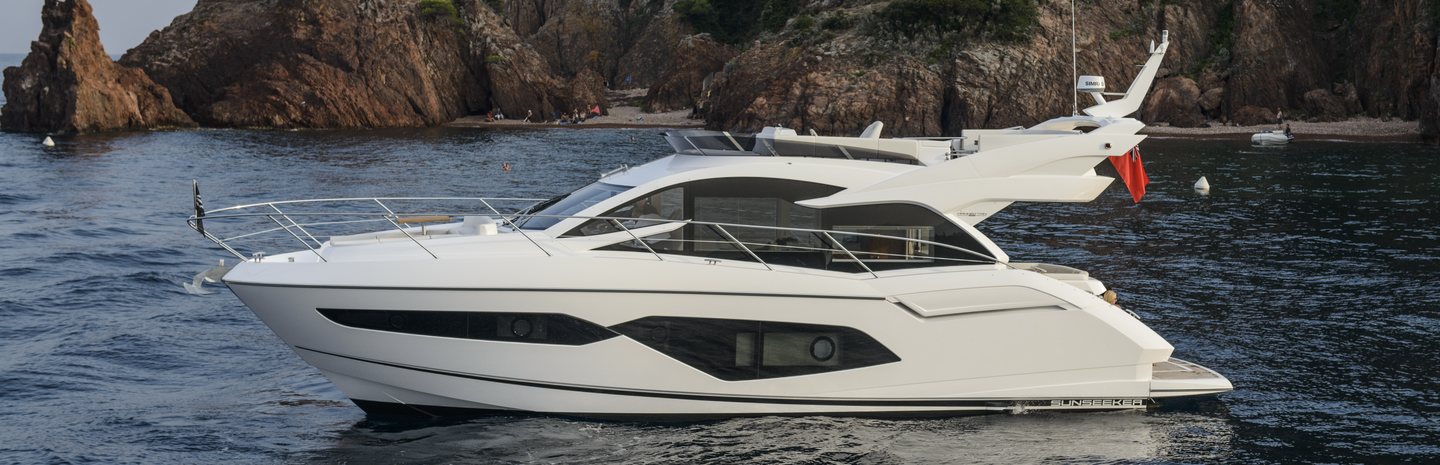 Sunseeker Manhattan 52 Yachts (Gen 2, 2016 - 2021), Example 1