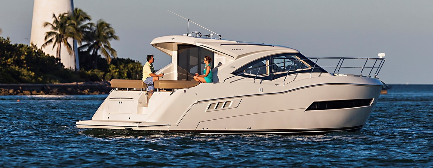 Carver C37 Coupe Yachts (Gen 2, 2015 - 2021), Example 1