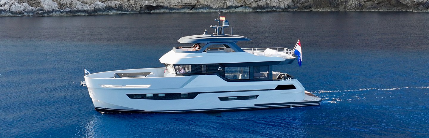 Outer Reef Yachts 780  Adventure Yachts, Example 1