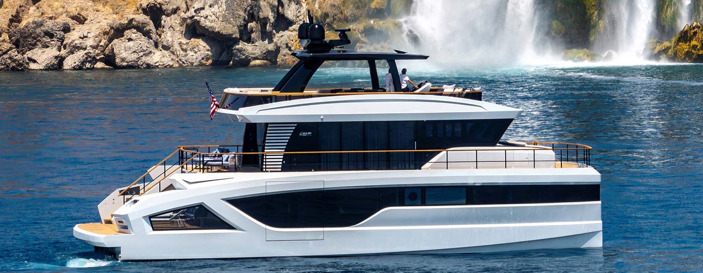 Lazzara LPC 300 catamaran at anchor side view
