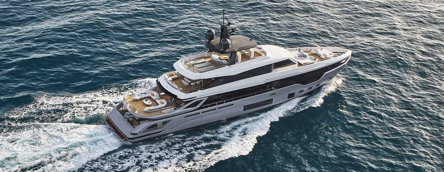 Azimut Grande Trideck Superyacht Blue Eyes under way