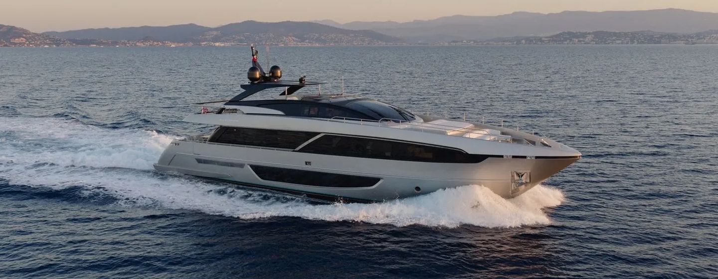  Riva motor yacht M underway side view 