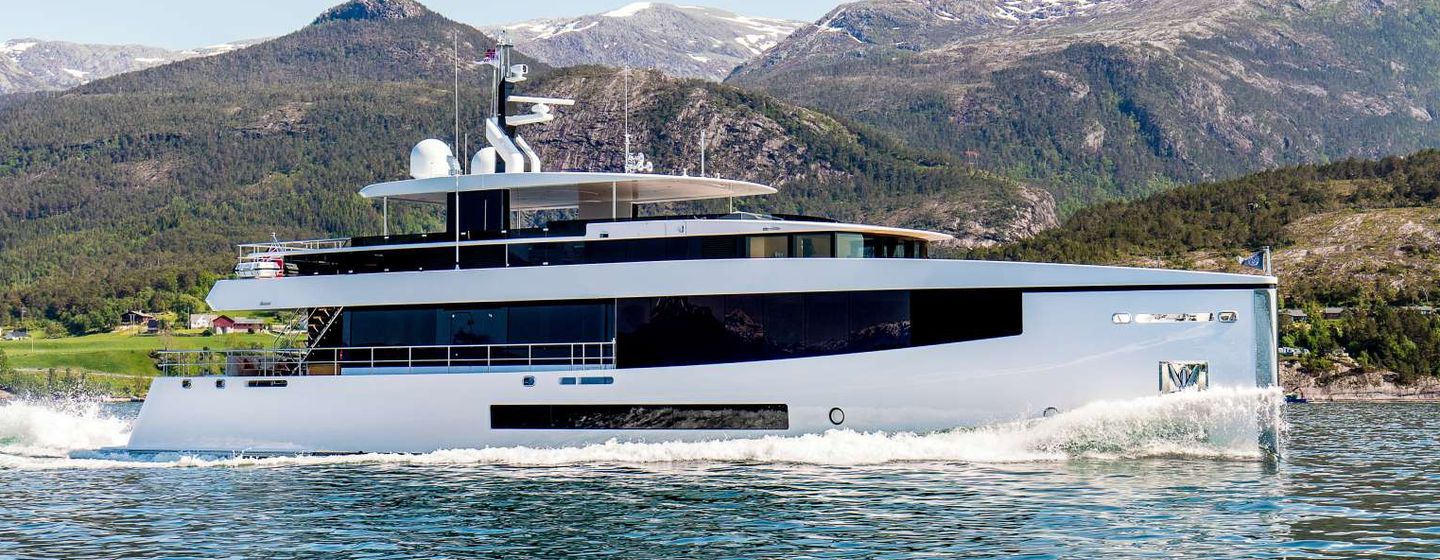 Feadship superyacht Graycliffs underway side view 