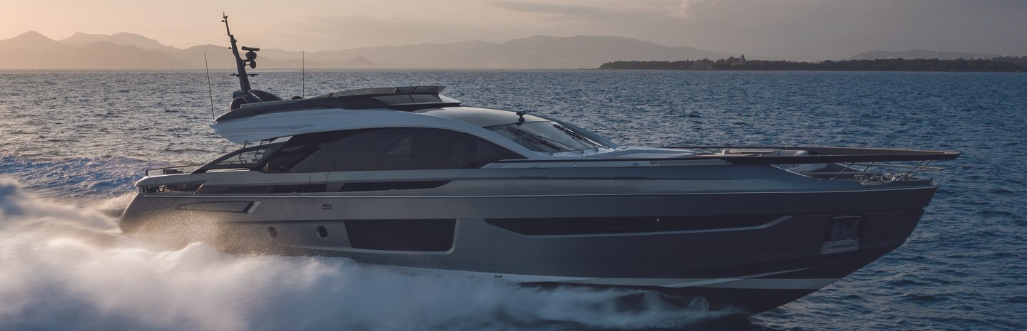 Azimut S10 Yachts, Example 1