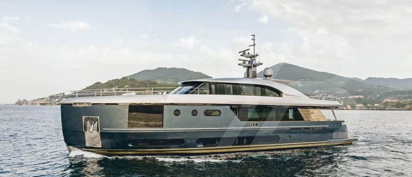 Azimut Magellano 30M Review (2024 Edition) image 1