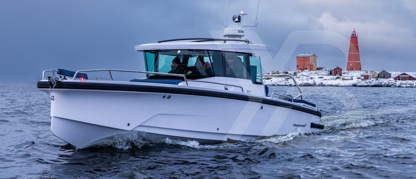 Axopar 29 XC Cross Cabin  Review (2025 Edition) image 3