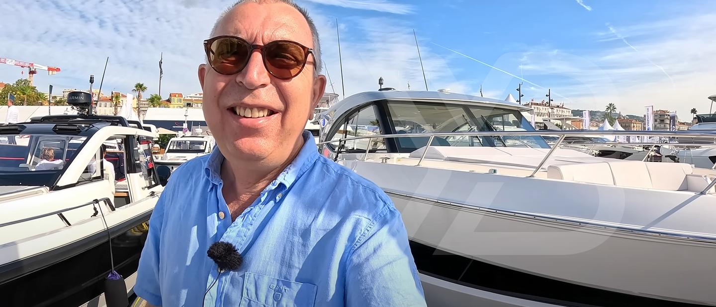 Riviera 4300 Sports Express  Review (2025 Edition) by Aquaholic image 1