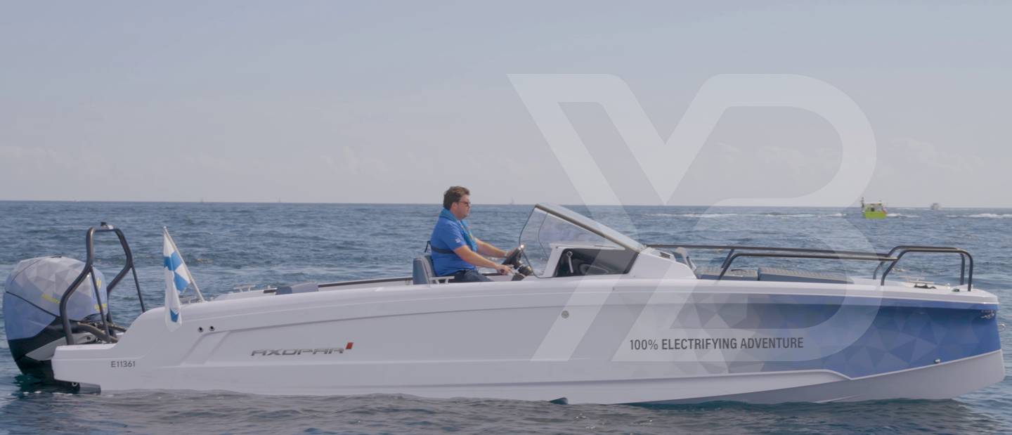 Axopar AX/E 25 Cross Bow Review (2023 Edition) image 1