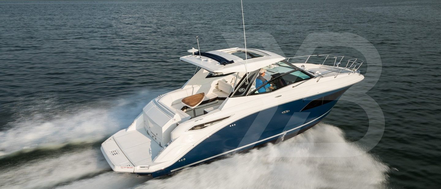 Sea Ray Sundancer 320 Review (2023 Edition) image 1