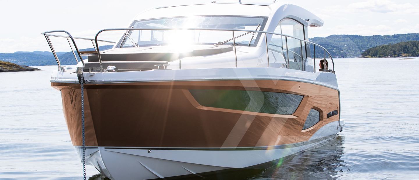 Sealine C390 Review (2022 Edition) image 1