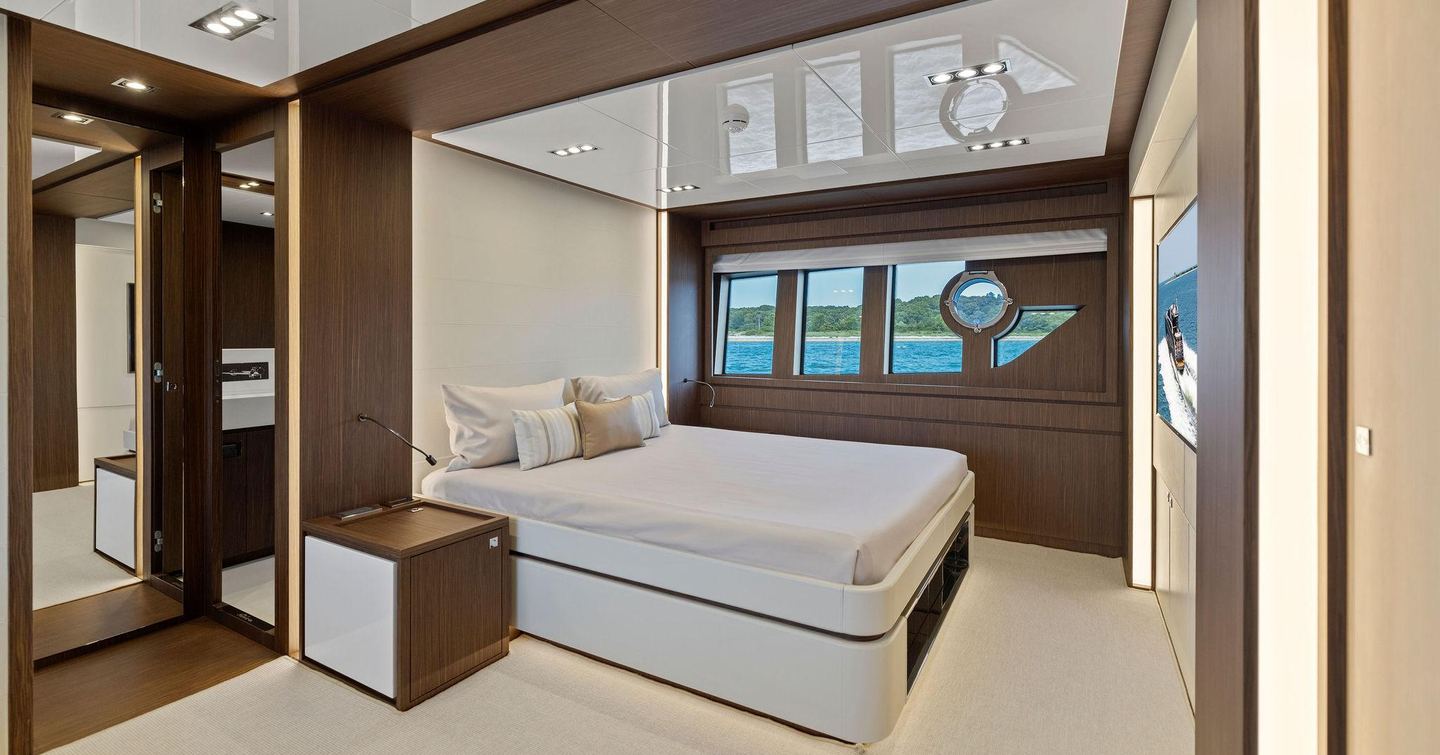 Riva motor yacht Indiscretion master cabin with windows 