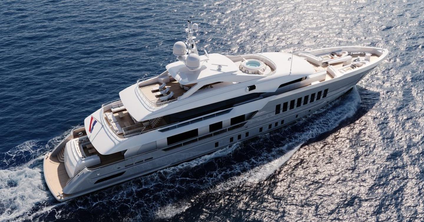 Overview of Heesen RELIANCE underway, surrounded by sea.