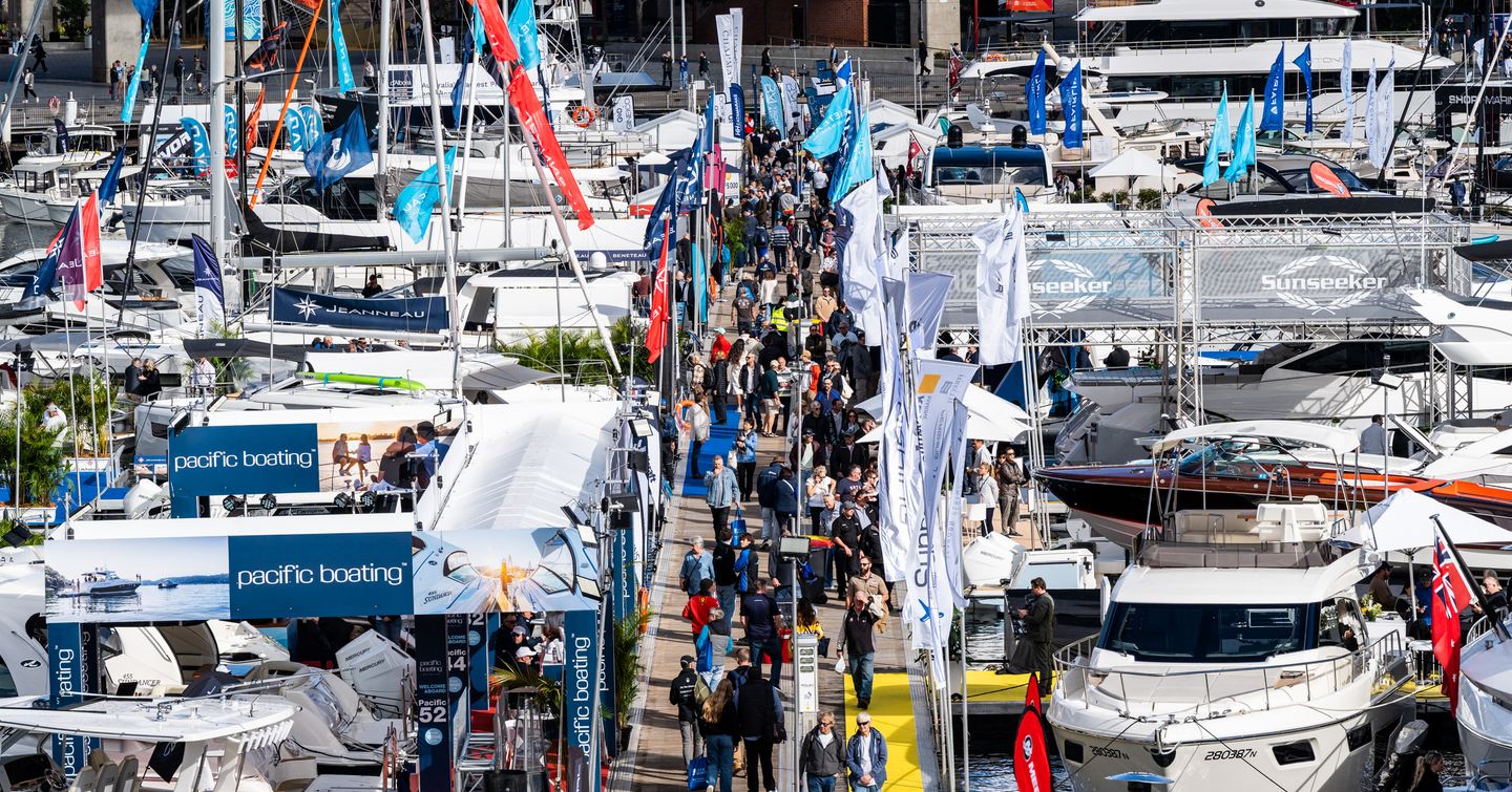 Crowds walking between yachts at 2024 Sydney International On-Water Boat Show
