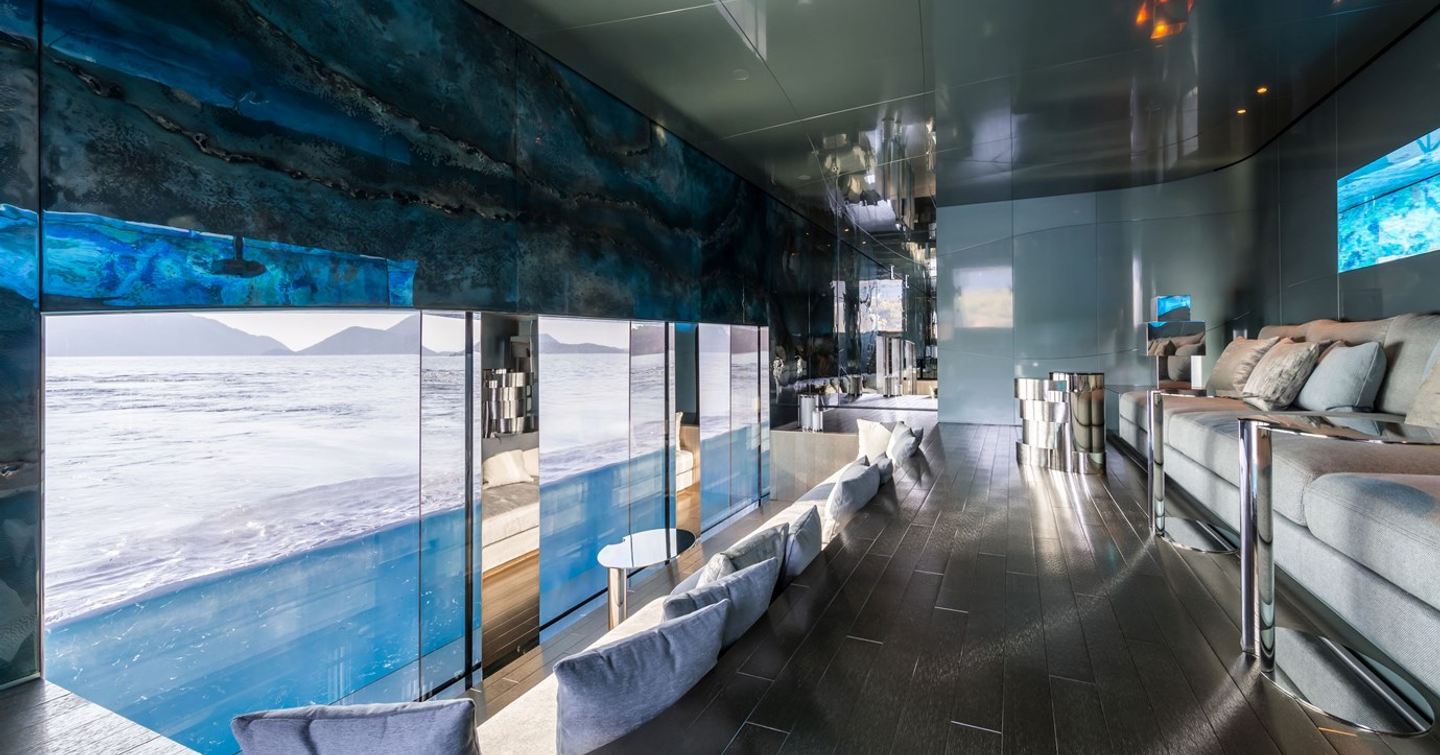 Superyacht Savannah nemo lounge