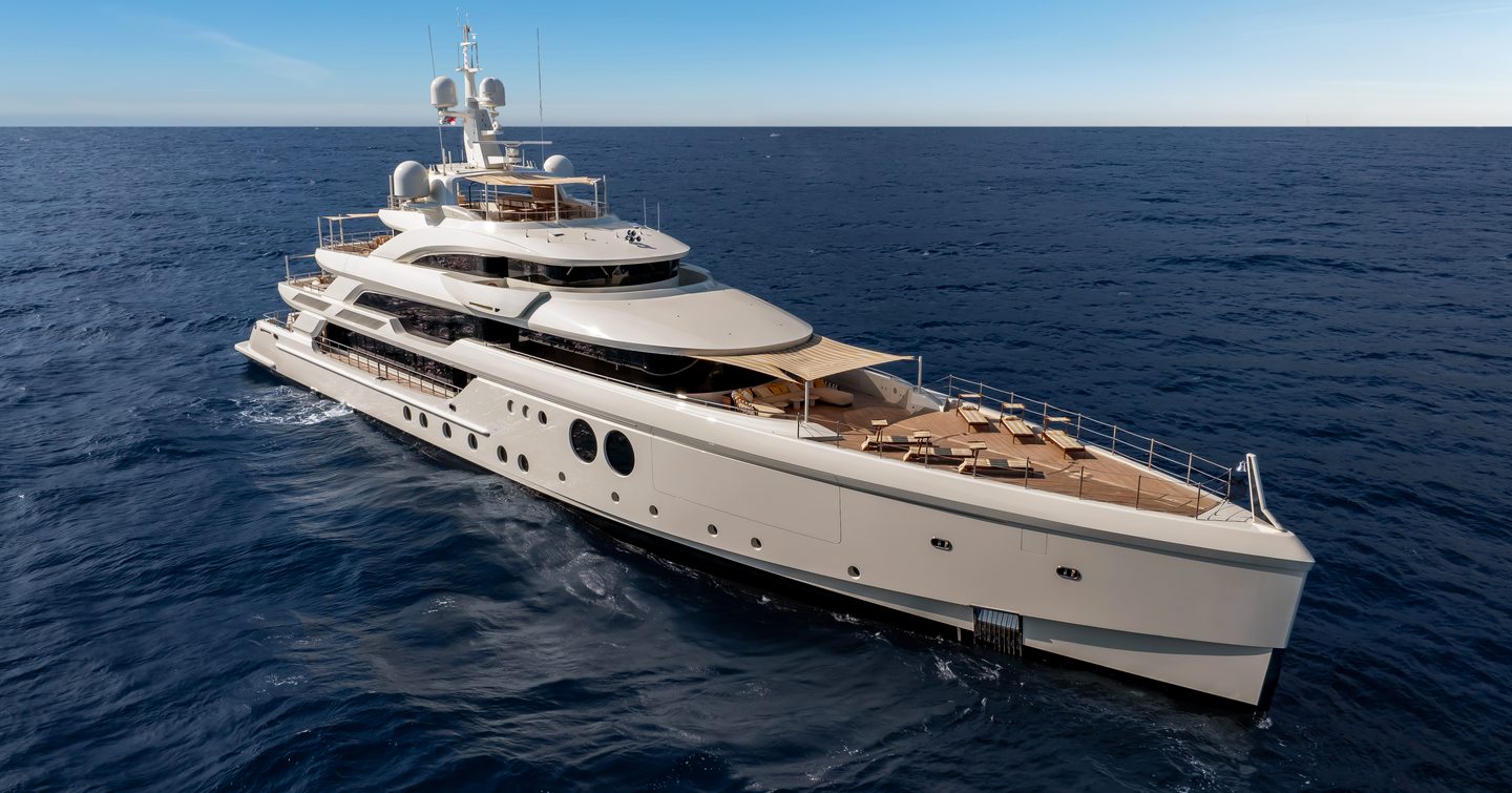 Motor yacht KASPER 7 at sea