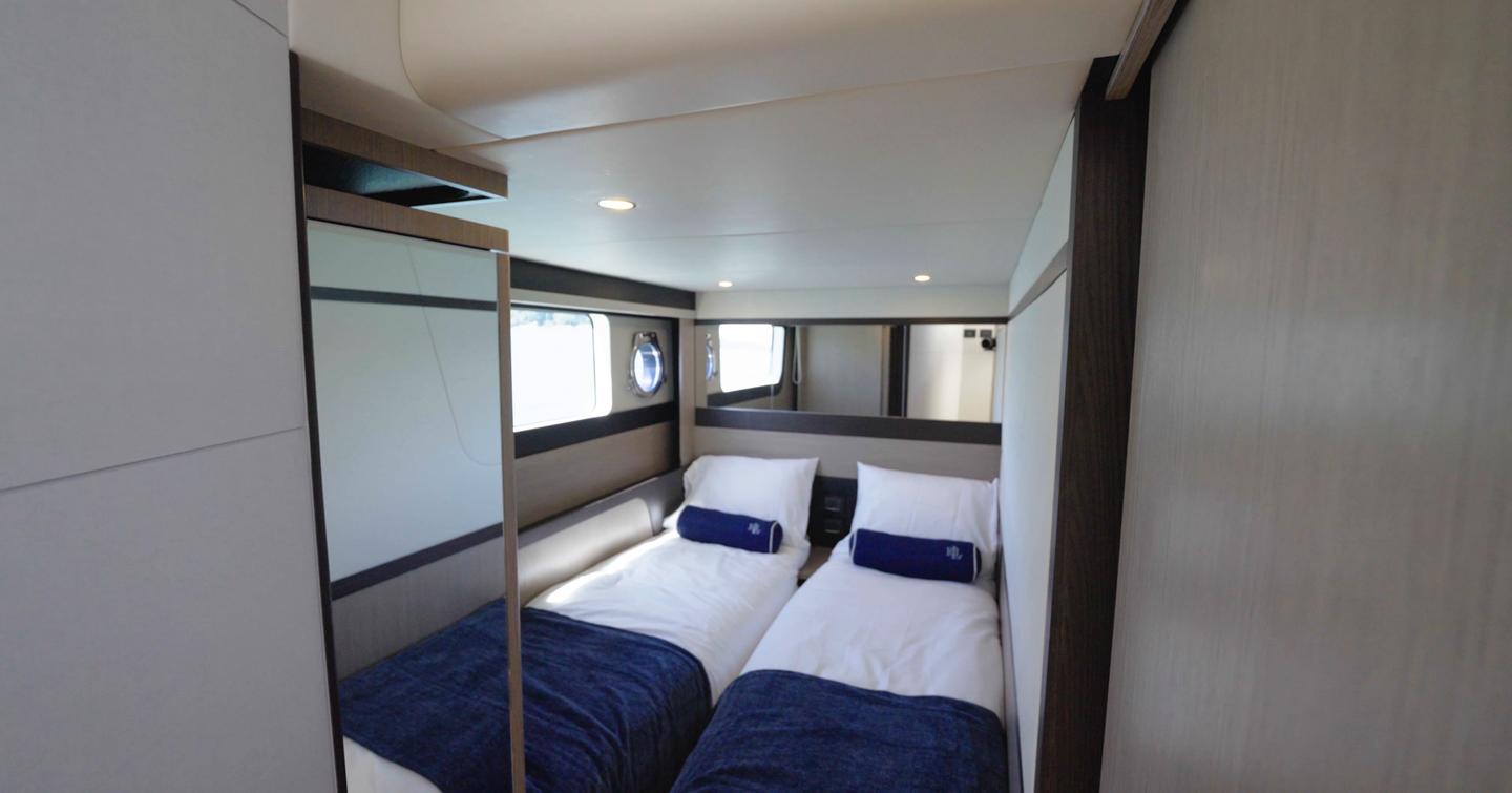 Absolute-47-FLY-Review-twin-cabin