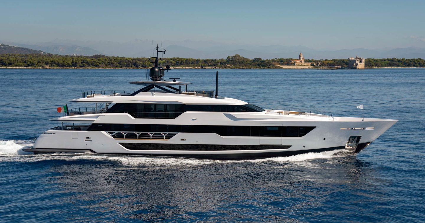 Custom Line Saetta 140' motor yacht under way 