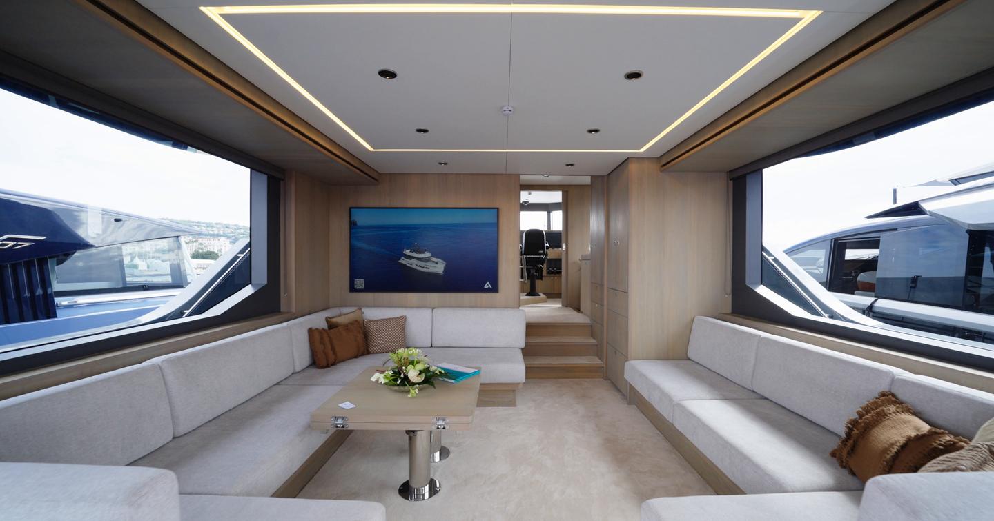 Outer-Reef-Yachts-780-Adventure-Review-saloon