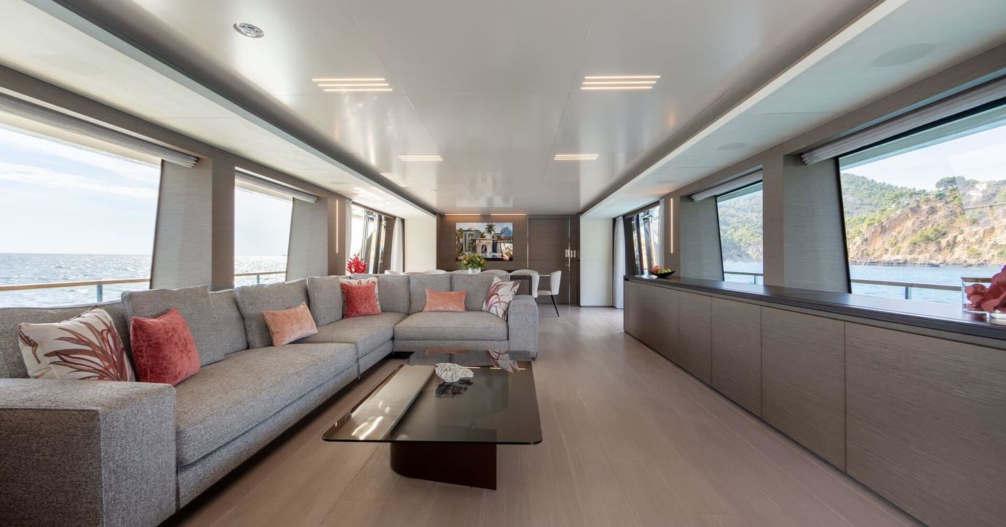  Custom Line motor yacht Kiki V main saloon lounge 