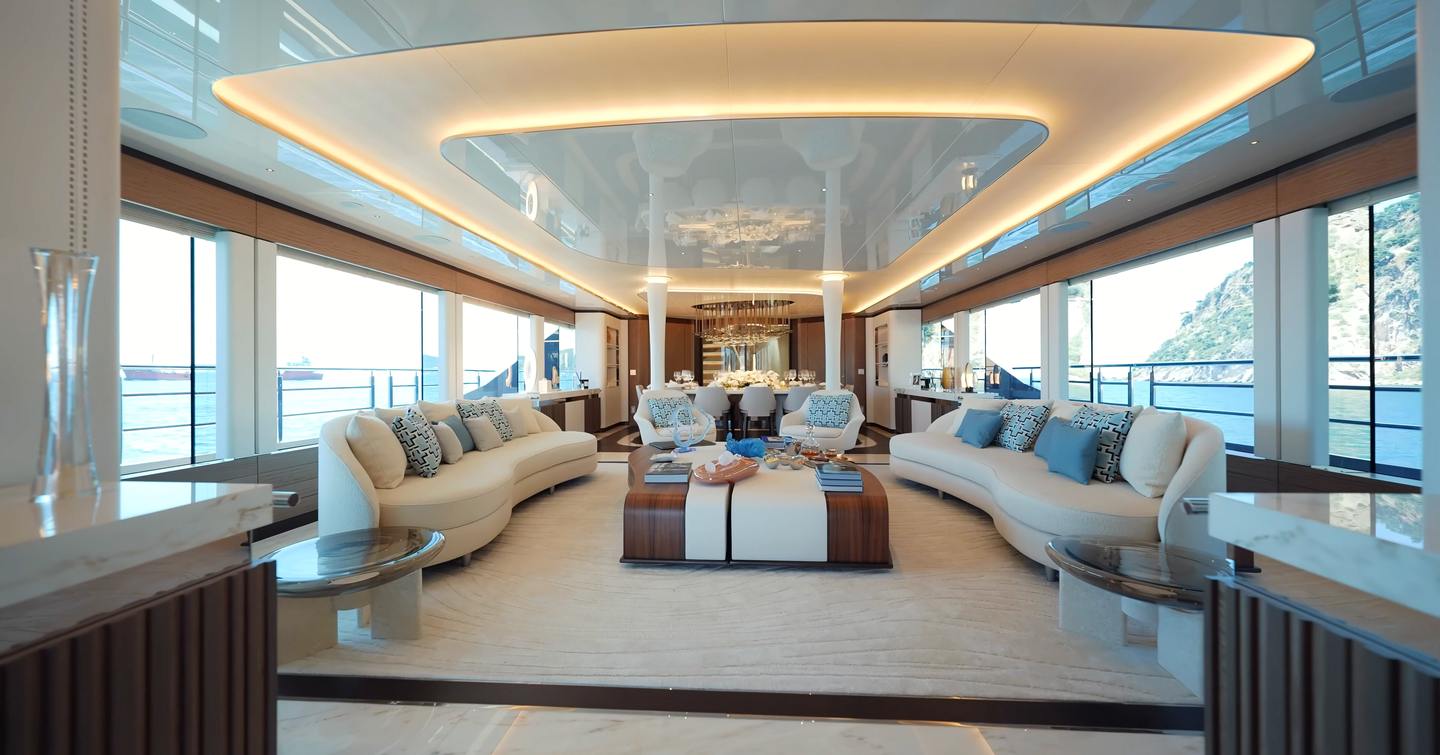 Bilgin-163-II-Review-saloon