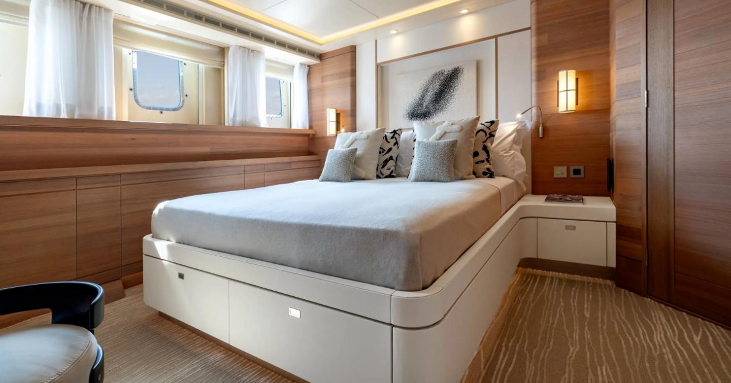 Superyacht Bijin VIP cabin 