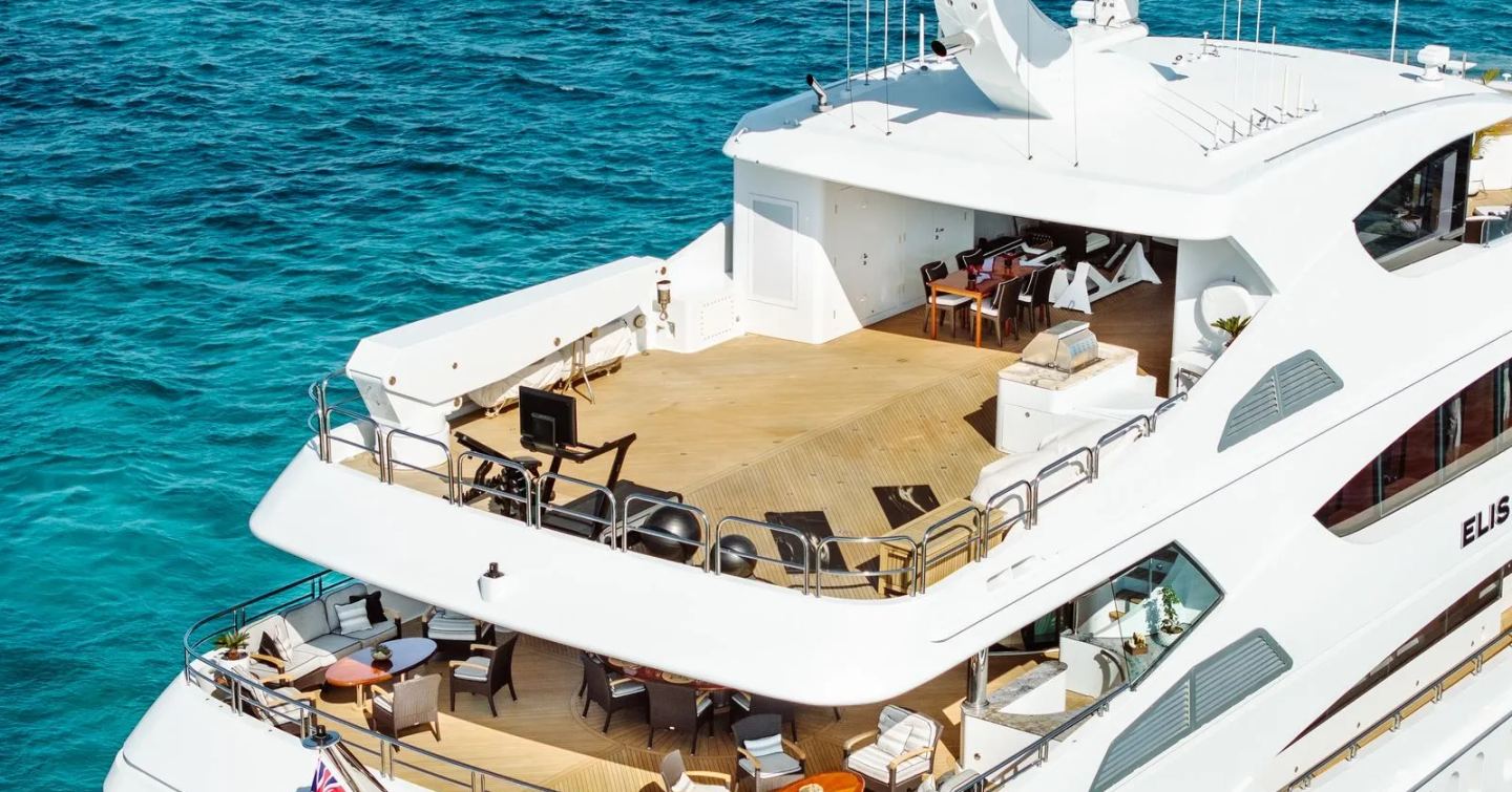 Superyacht Elis Et Mar sundeck aft deck with seating 