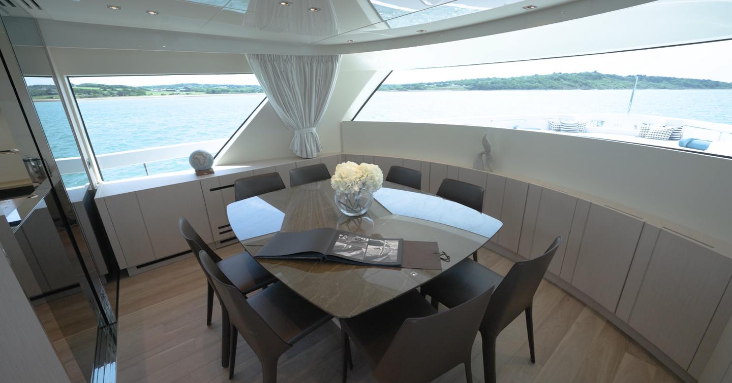 Sanlorenzo-SX76-Review-dining-room