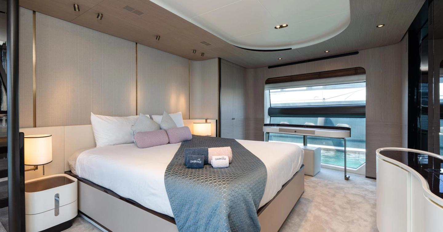 Motor yacht Dambar master cabin
