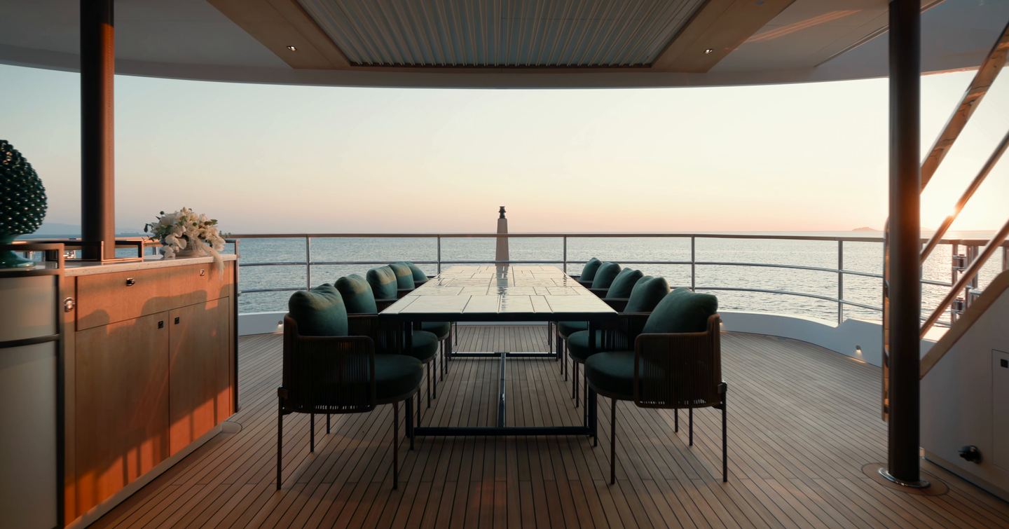 Sirena 118 bridge deck aft dining area overlooking the stern