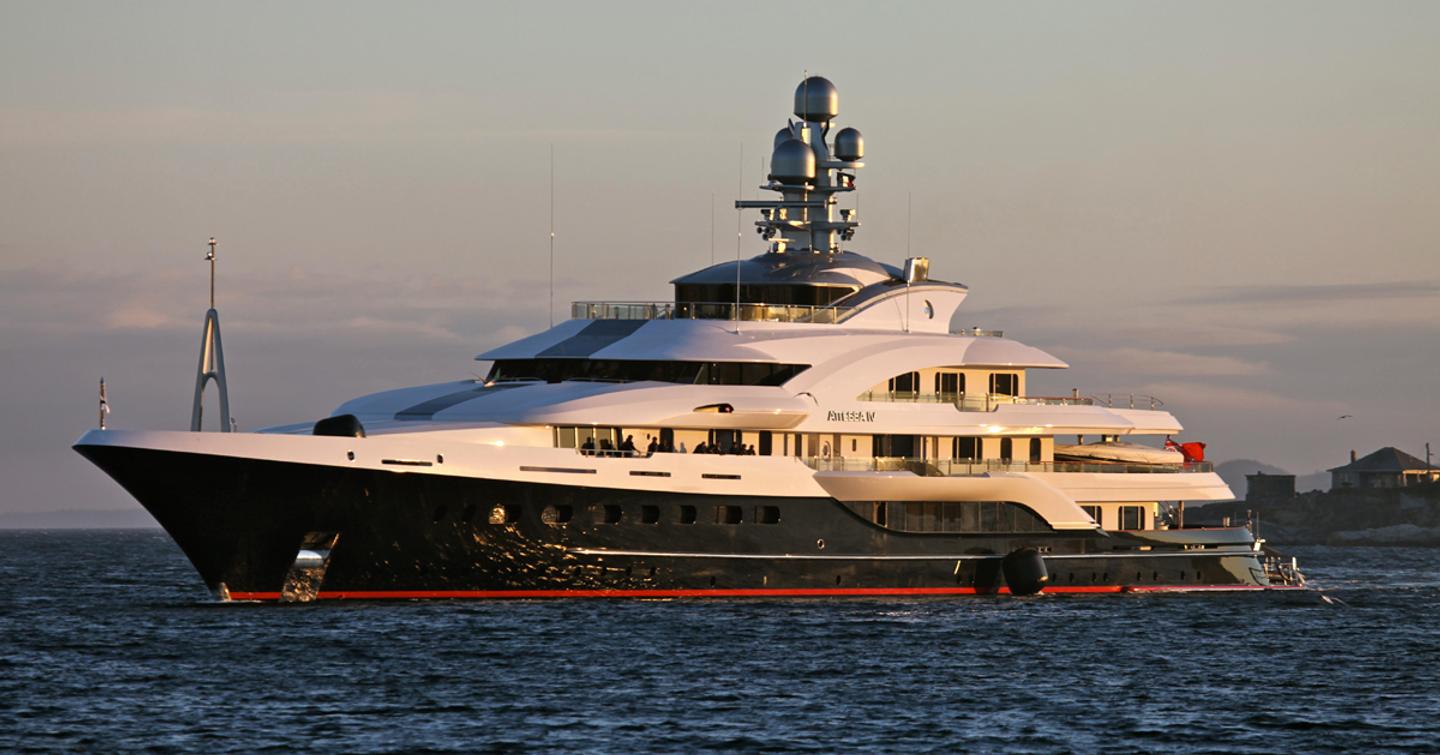 Superyacht Attessa IV under way 