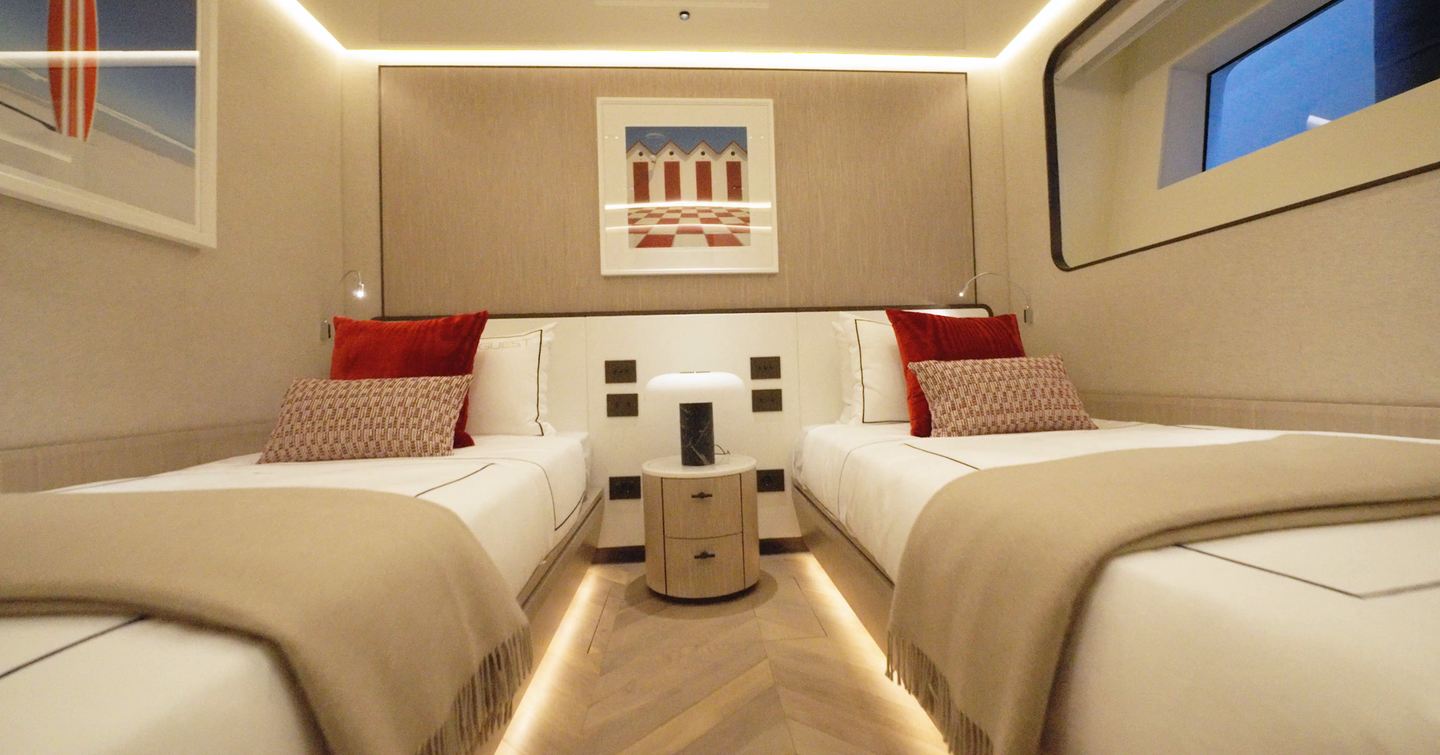 Columbus-Atlantique-43MT-Frette-Review-twin-cabin