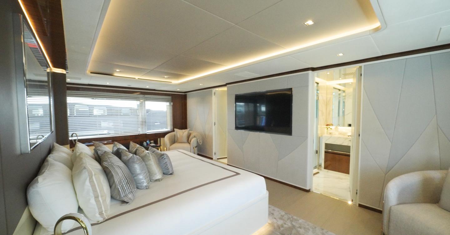 Mangusta-GranSport-54-Review-owner-cabin-bed