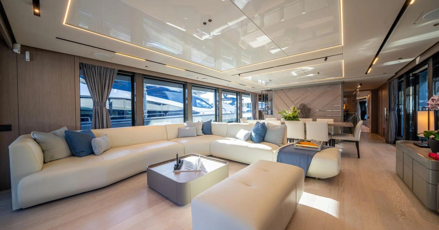 Sunseeker 100 Yacht salon