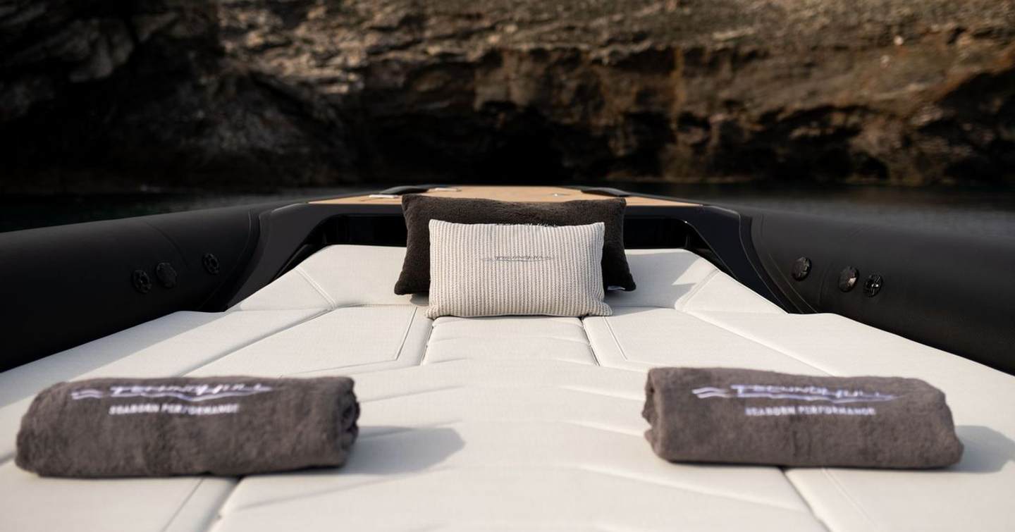 Technohull Alpha 45 dayboat foredeck sunpads 