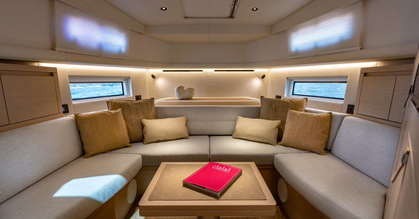 Pardo Yachts Pardo 42 motor yacht dinette with U-shaped seating
