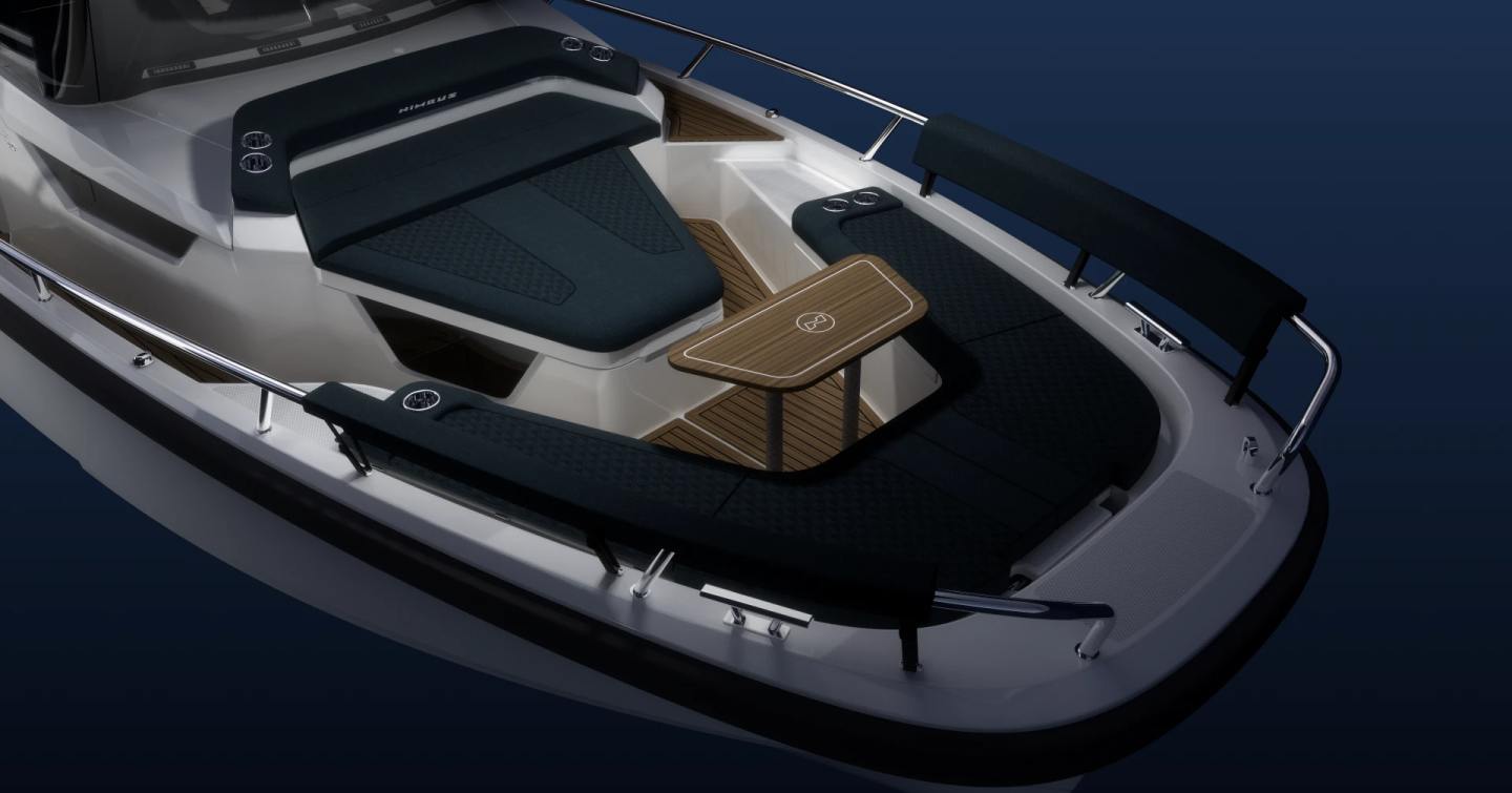 Nimbus Sport Coupé 35 yacht foredeck 