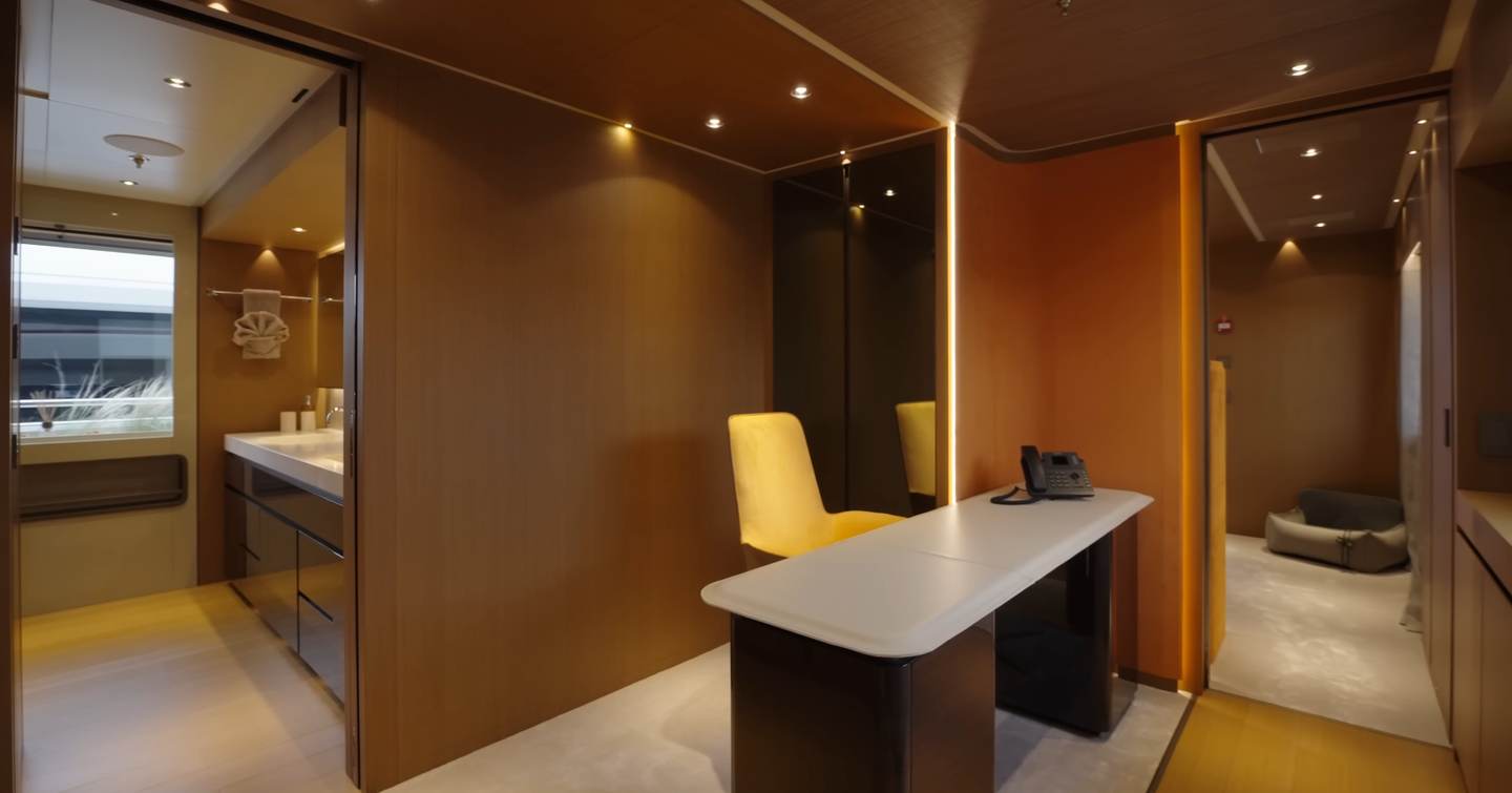 Superyacht Rilassata master cabin desk area 