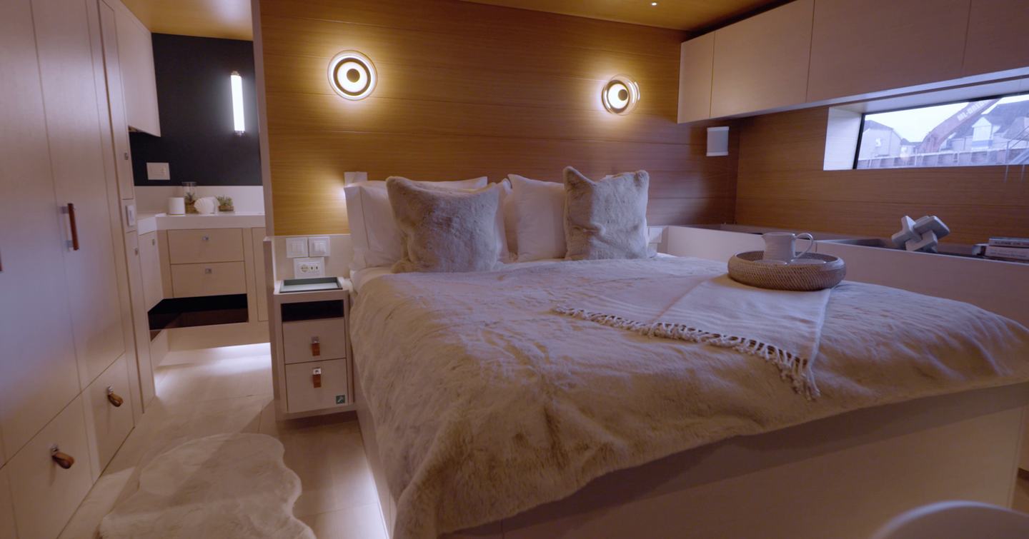 Arksen-85-Review-owner-cabin