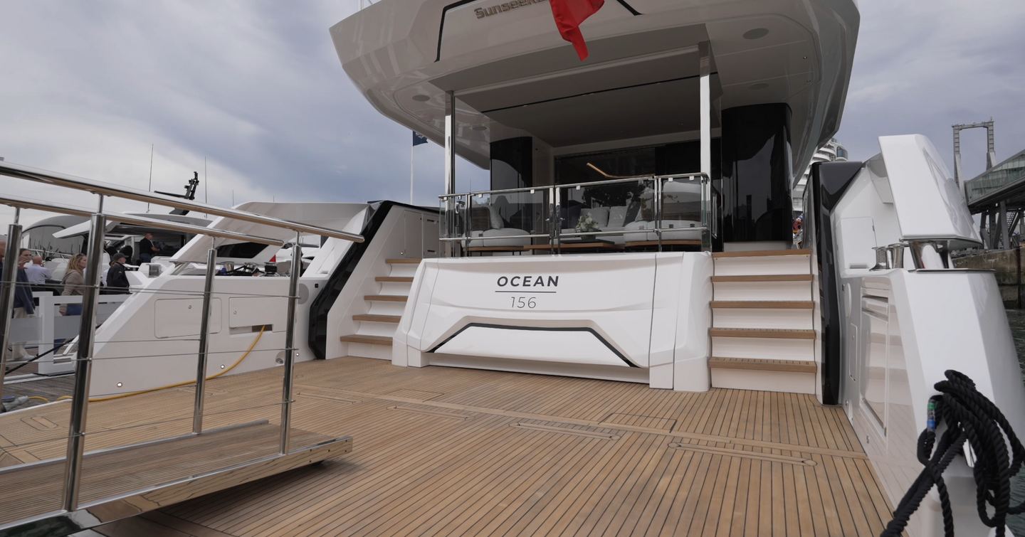 Sunseeker-Ocean-156-bathing-platform