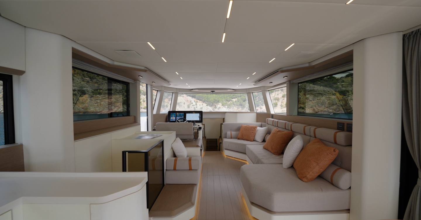 Pardo-E72-Review-saloon-view-forward